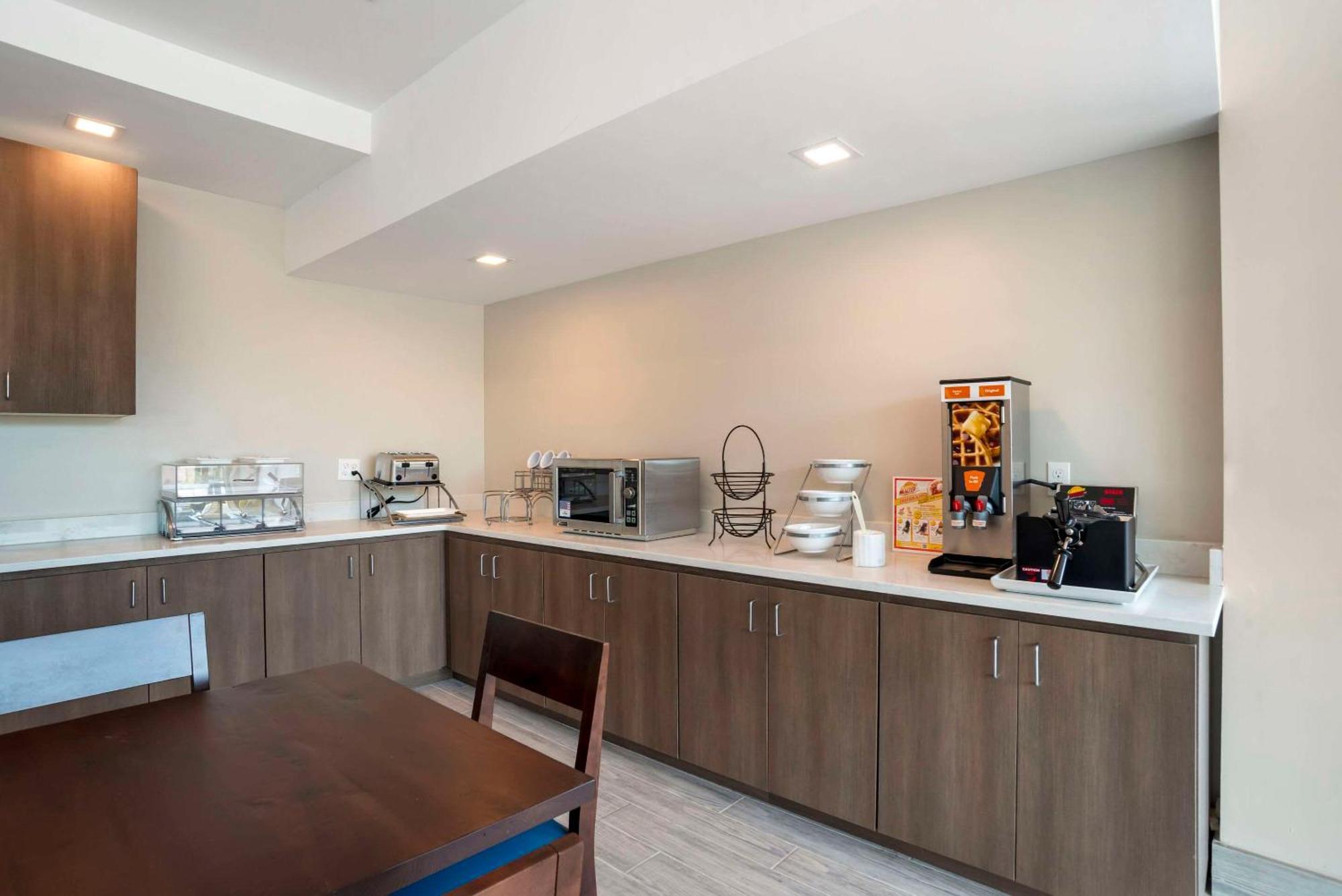 Comfort Inn & Suites Destin Near Henderson Beach Мирамар Бийч Екстериор снимка